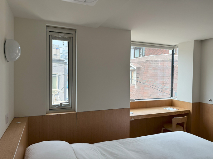 Room 3, arr.dep., Jung
