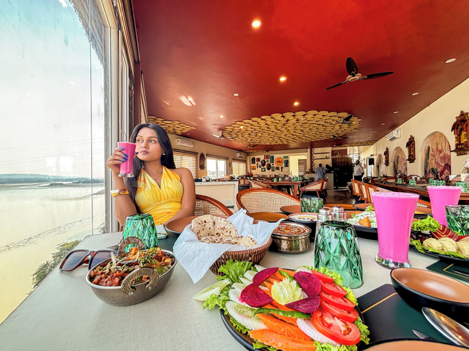 Restaurant 5, The Neeraj Ganga Rajmahal Wellness Dream, Garhwal