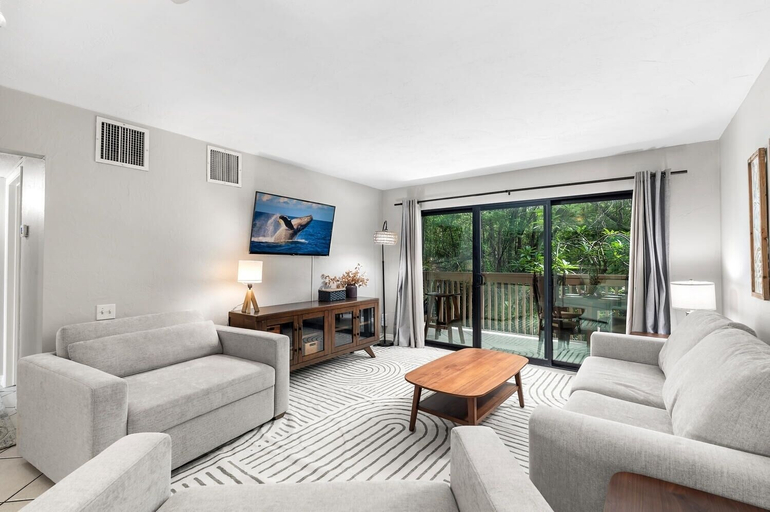 Living area 3, Royal Kahili B204 2 Bedroom Condo, Hawaii