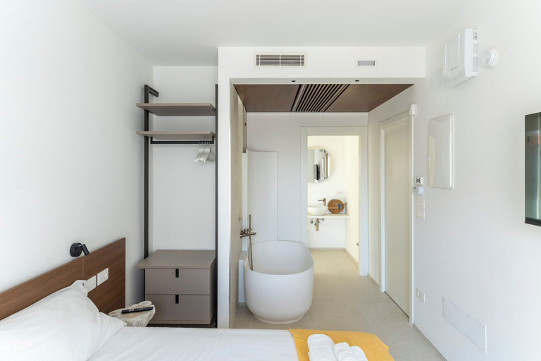 Room 4, Hotiday Apartments Giulianova, Teramo