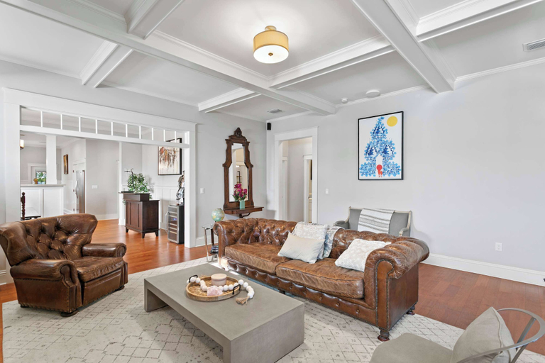 Living area 3, Sunset Bungalow With Hot Tub - 6ppl, Hillsborough
