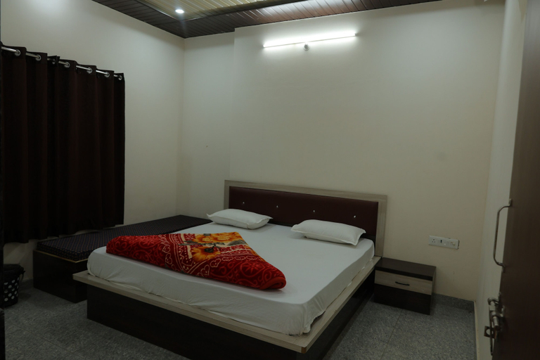 Room 5, Hotel Pawan Putra, Sikar