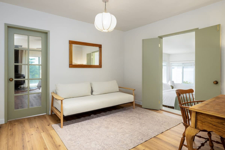 Room 2, Carlsbad Cottage - Remodeled, San Diego