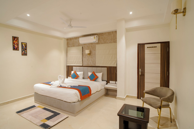Bedroom 4, Omkar International Hotel, Varanasi