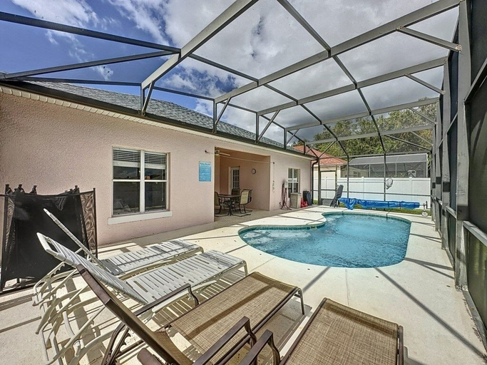 Pool 4, Walk To Silver Spurs Rodeo And Heritage Park 4 Bedroom Home, Osceola