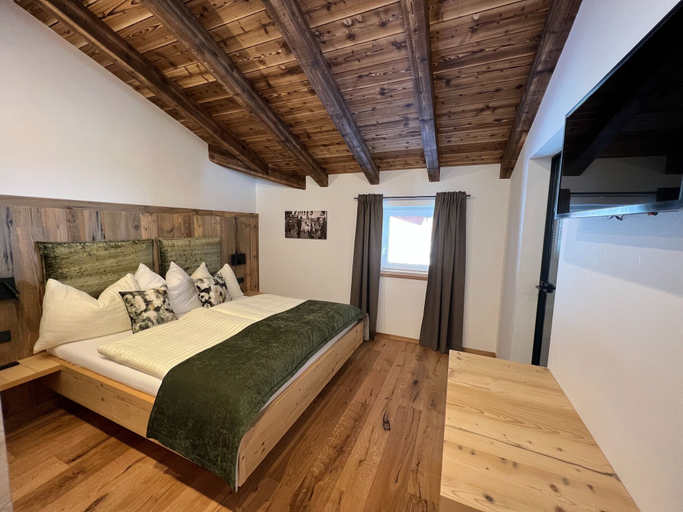 Bedroom 4, Penthouse in Wildkogel With Mountain Views, Zell am See