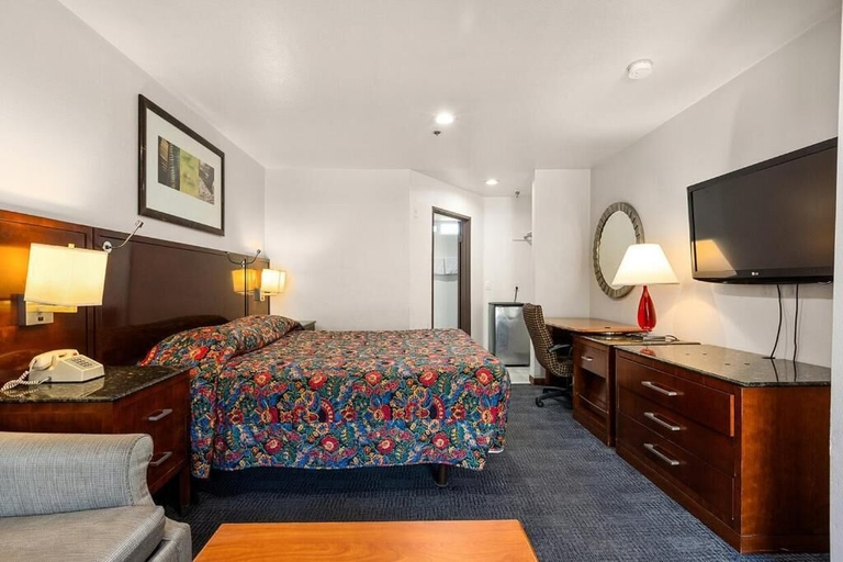 Room 5, Paradise Lodge - Canoga Park, Los Angeles