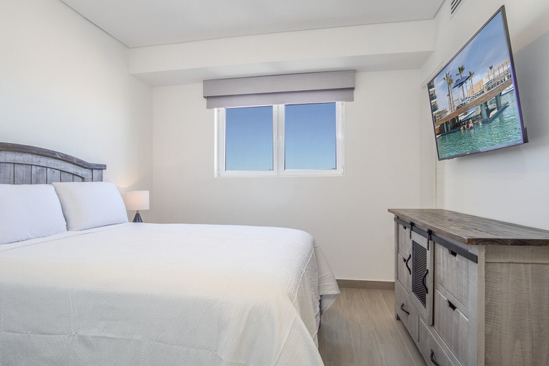 Room 5, Breathtaking 3 Bedroom Condo Encantame Towers Velero 1801, Puerto Peñasco