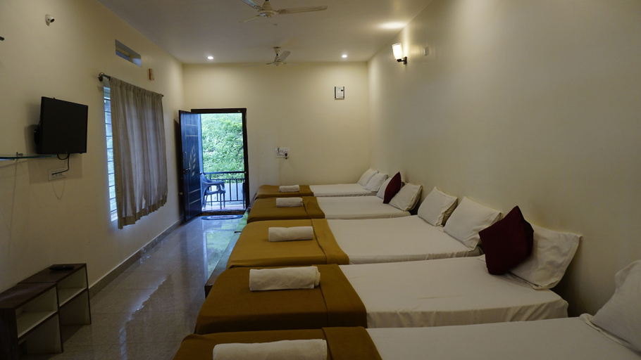 Room 5, RAJ VILLAS, Chikmagalur
