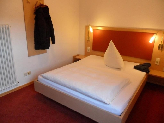 Bedroom 3, Hotel Phönix garni, Rastatt