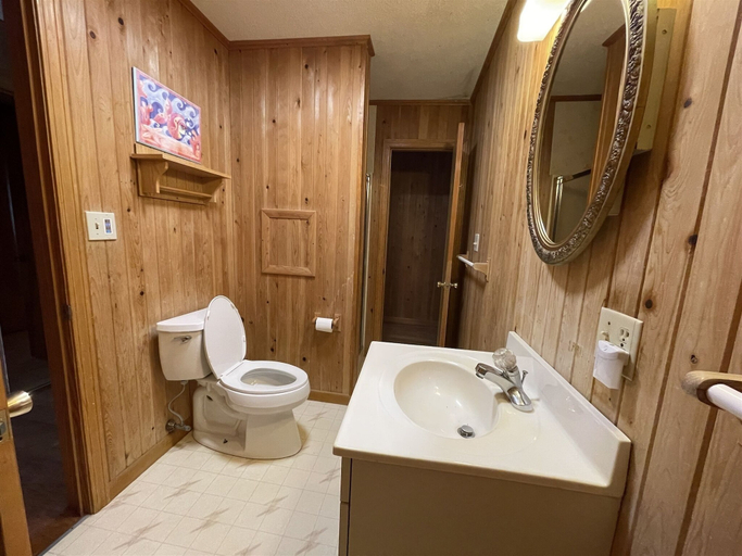 Bathroom 4, Time / Tide 4 Bedroom Cottage by RedAwning, Dare