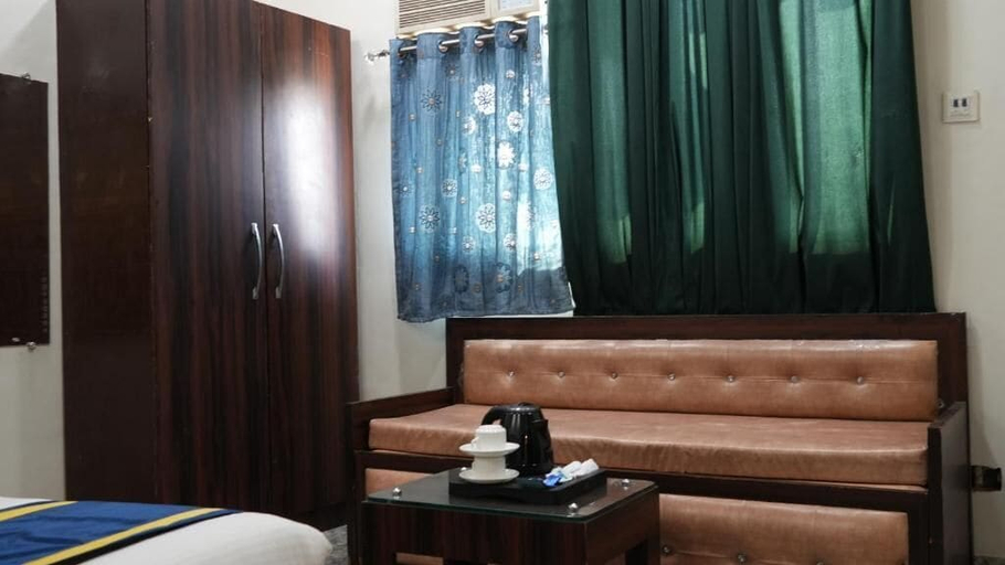 Room 4, GOLDEN GSC HOTEL, Amritsar