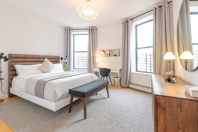Room 4, Cypress Court II by Rove Travel 1BR Harlem Apt, New York