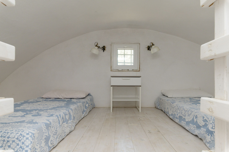 Room 2, Trullo Mandorlo by Wonderful Italy, Brindisi