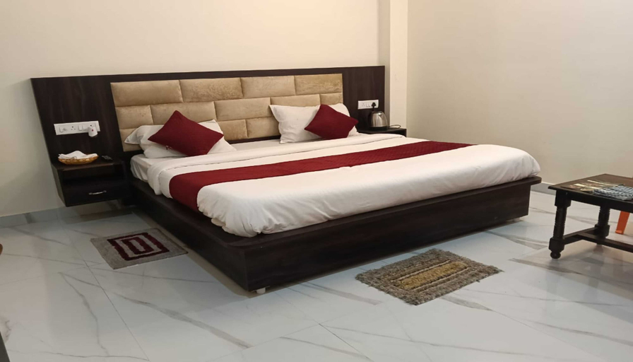 Room 2, Roomshala Hotel Nandan Residency, Faizabad