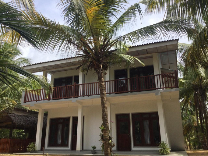 Front of property 4, Sun Ray Beach Villa, Tangalle