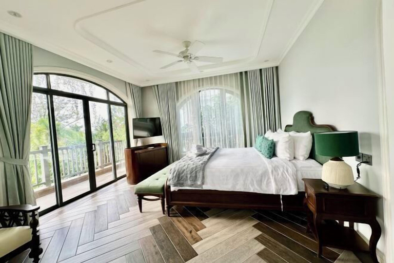 Room 5, West Phu Quoc 4BR beachfront villa with private pool, Phú Quốc