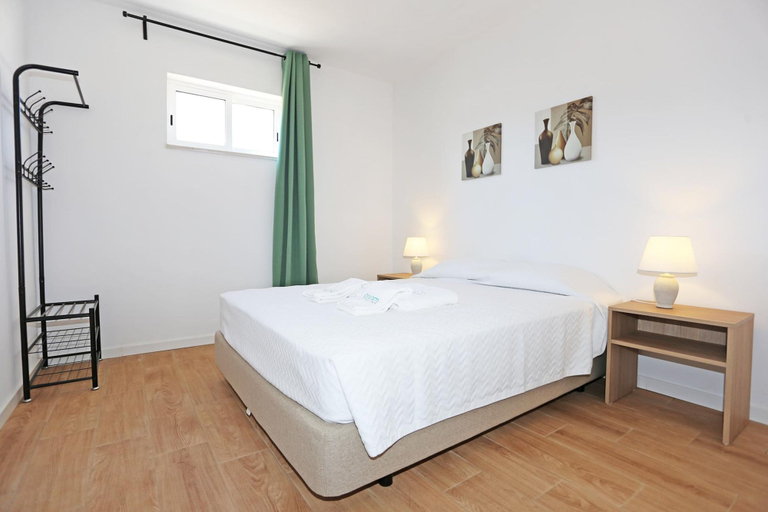 Room 3, X 09 - 1 Bed Apartment in Quinta da Ponte, Lagos