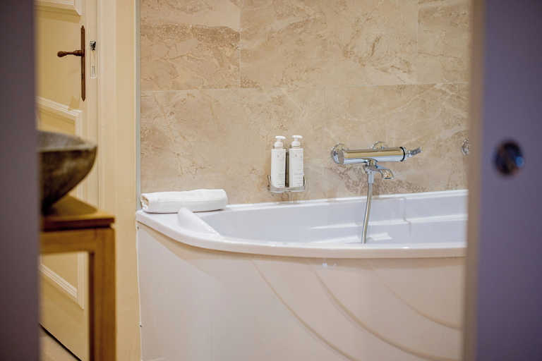 Bathroom 4, Le Moulin de Cambelong, Aveyron