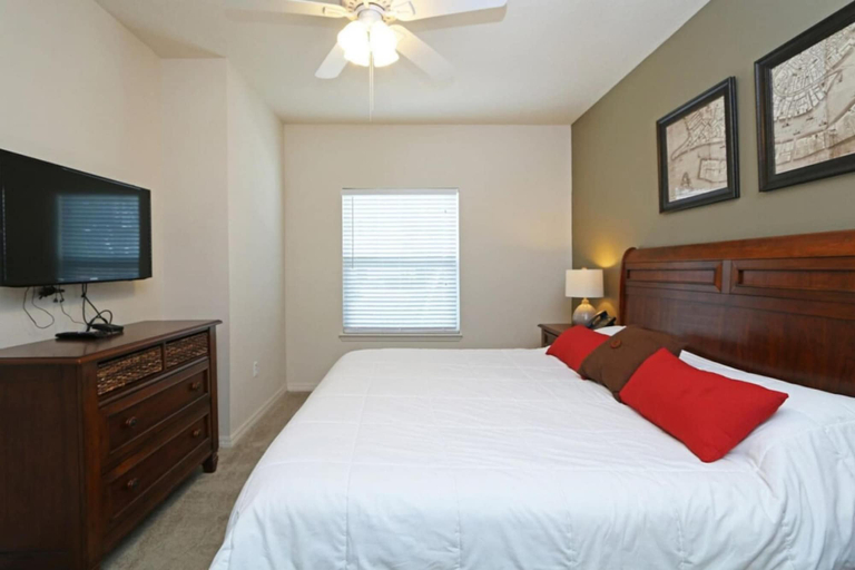 Room 3, Your VIP Home Near Disney 25107, Osceola