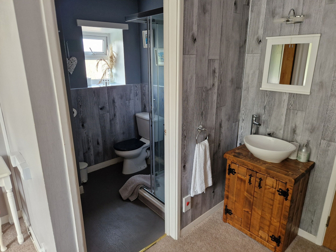 Bathroom 4, Worth House, Somerset