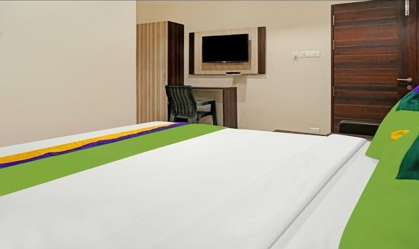 Room 3, HOTEL JSN GRAND, Krishna