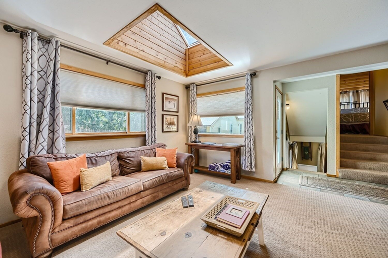 Primary image, Imperial View 3 Bedroom Home by RedAwning, Summit