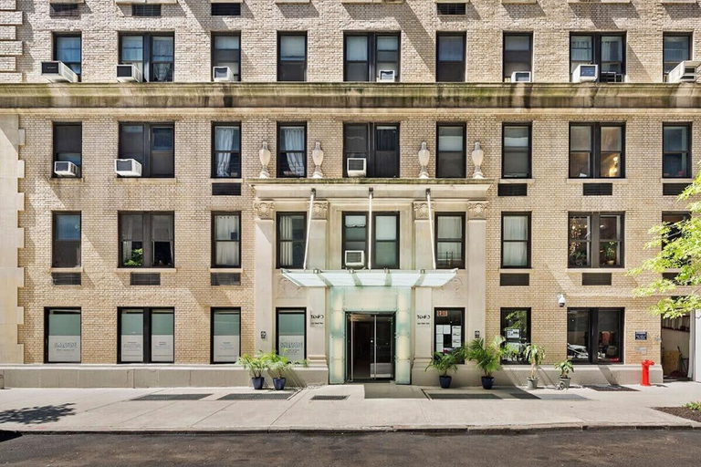 Room 2, 73-410 Luxury 24 DM New Studio UWS Gym Laundry, New York
