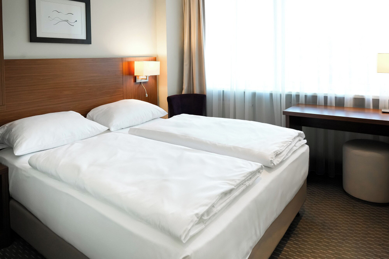 Bedroom 3, Hotel Sylter Hof Berlin, Berlin