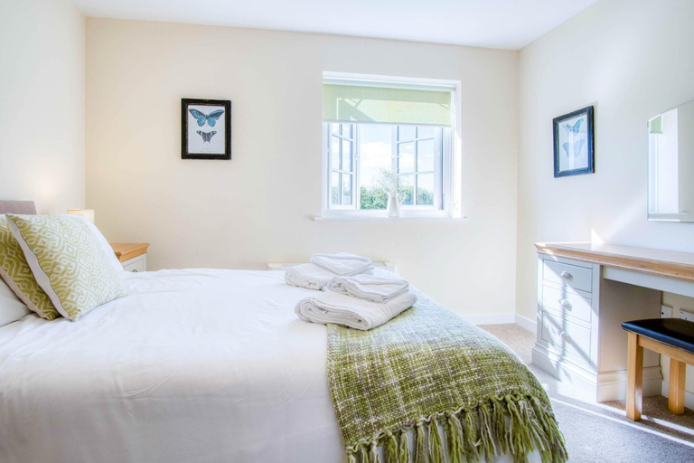 Room 4, The Barn - 4 Bedroom - Tyn-y-coed Farm - Cardiff, Rhondda, Cynon, Taff