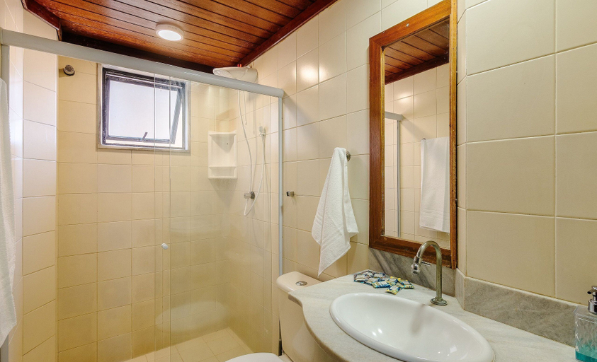 Bathroom, Fully Equipped Apartments Just Steps From Barra Beach and Barra Lighthouse - Csfs, Salvador