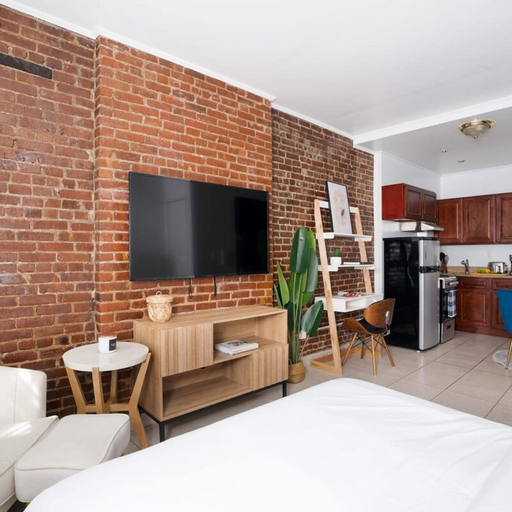 Room 2, 501-2fw Gorgeous Upper East Side Studio, New York