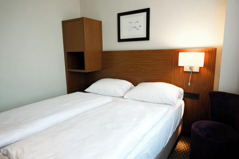 Bedroom 4, Hotel Sylter Hof Berlin, Berlin
