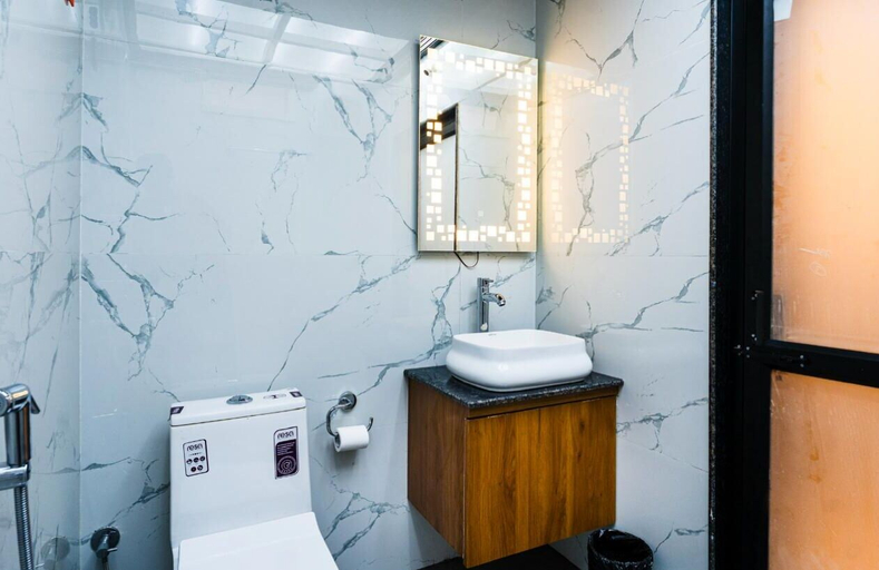 Bathroom, The Royal Nest Inn, Darjiling