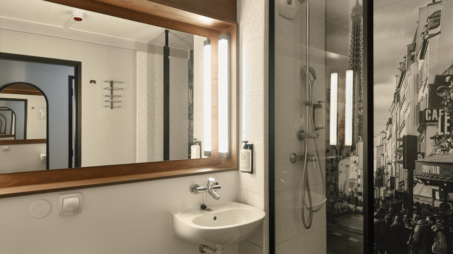 Bathroom 4, Campanile PRIME - Paris Pantin, Seine-Saint-Denis