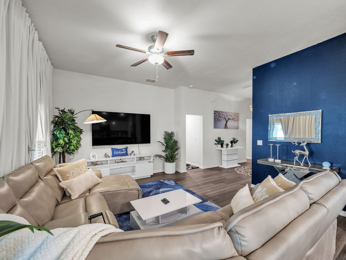Living area 4, Bright & Charming 4br Home In Ocala 4 Bedroom Home, Marion