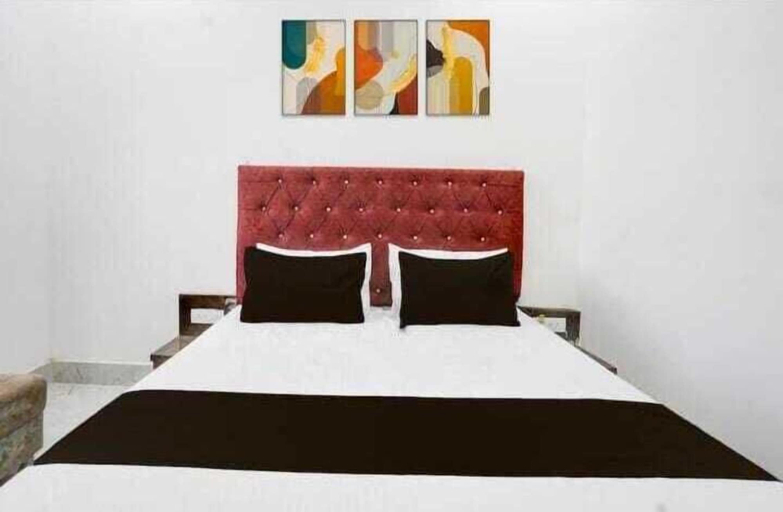 Room 4, Hotel River View & Restaurant, Hathras