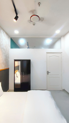 Room 2, Let'stay- NX-One Noida, Gautam Buddha Nagar