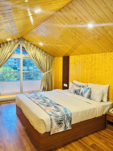 Room 3, Hotel Skyline, Manali - Walking to Mall Road, Centrally Heated, Kullu