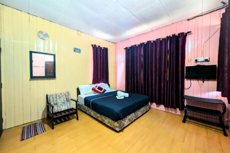 Room 4, Marang Guesthouse Resort, Marang