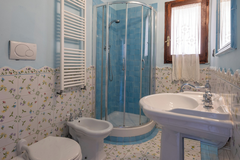 Bathroom, Cuore Di Firenze Apartment, Florence