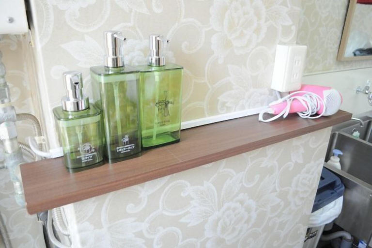 Bathroom amenities 4, Airport Direct Apartment 1min from Namba Station, Osaka