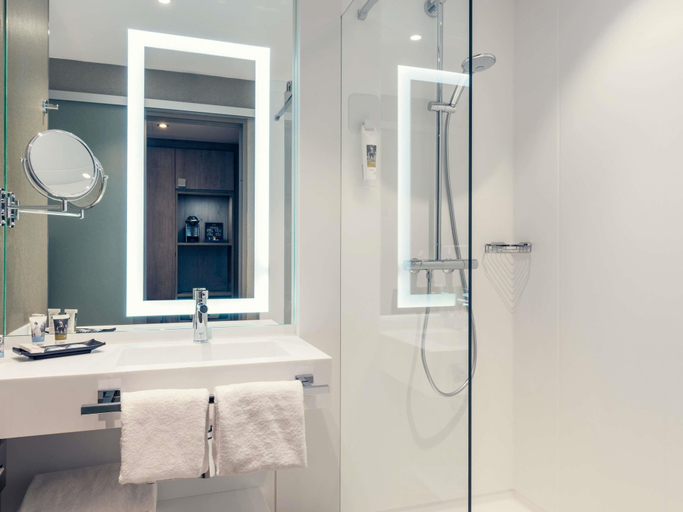 Bathroom 4, Mercure Paris Tour Eiffel Grenelle, Paris