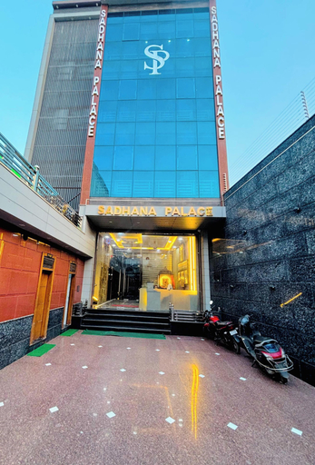 Front of property 4, Hotel sadhana palace, Mathura