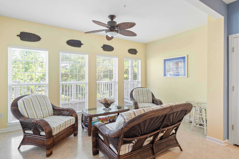Living area 3, Creekside Getaway Stay for 8, Sussex