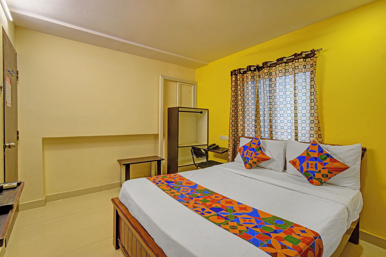 Room 5, FabHotel White Ridge - Omni Hospital, Dilsukhnagar, Ranga Reddy