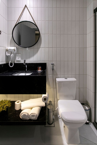 Bathroom 4, Simple Smart by Xtay João Pessoa, João Pessoa