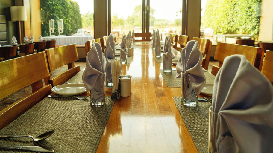 Food & Drinks 5, Club Mahindra Kensville, Ahmadabad