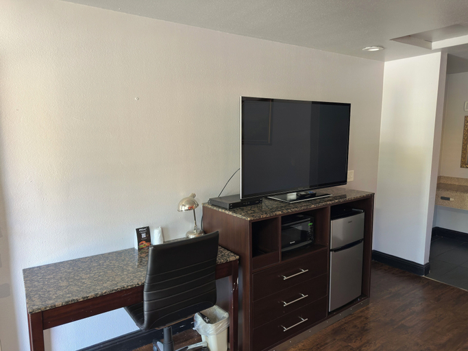 Others, Crossroads Inn - Downtown Sacramento, Sacramento