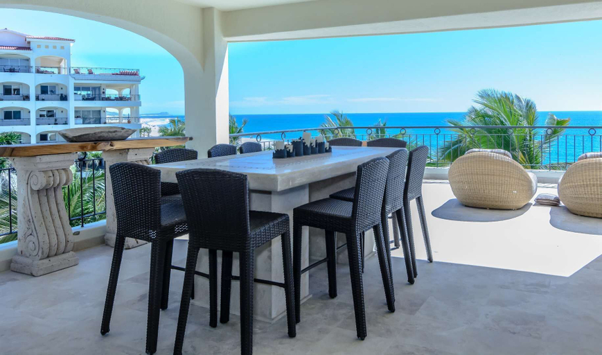 Outdoor dining, Tortuga TBB 2401, La Paz
